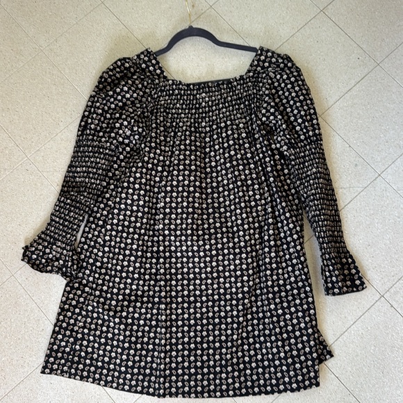 Elegant Black Floral Dress - Picture 5 of 5